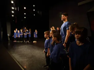 Более 460 нижегородских школьников и студентов СПО стали частью театральной постановки ко дню матери